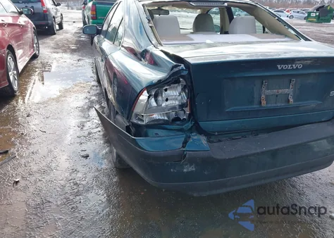 2002 Volvo S60 2.4 z USA, uszkodzony, nr VIN YV1RS61R022158888